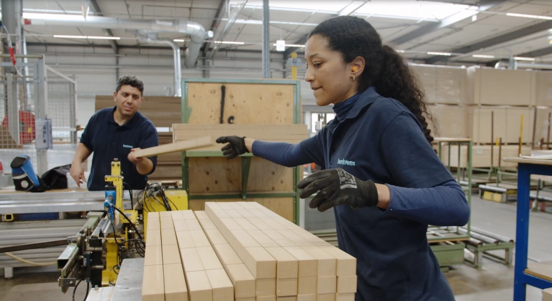 Vrouwelijke collega's over hun plezier en gelijkheid in de productie